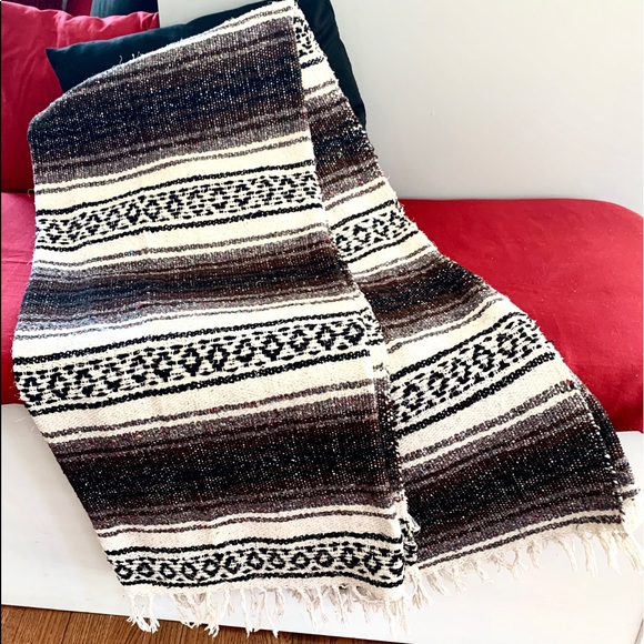 NEW authentic Mexican handmade rug blanket - Picture 2 of 6